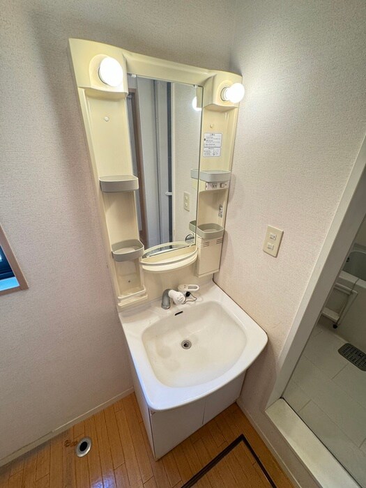 物件内観写真10　(洗面)