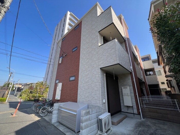 物件外観写真2　(駐車場)