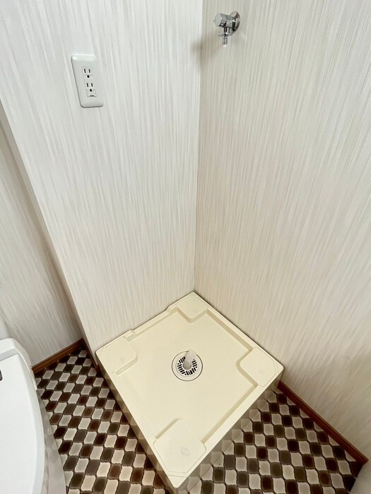 物件内観写真16　(洗濯機置場)