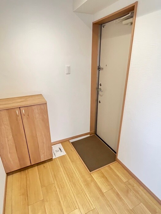 物件内観写真17　(玄関)