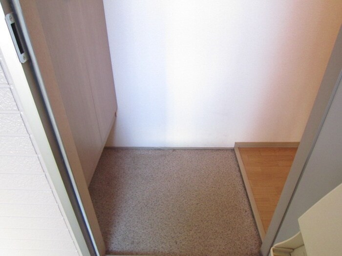 物件内観写真7　(玄関)