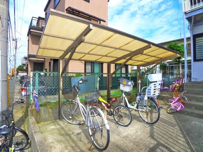 物件外観写真4　(駐輪場)