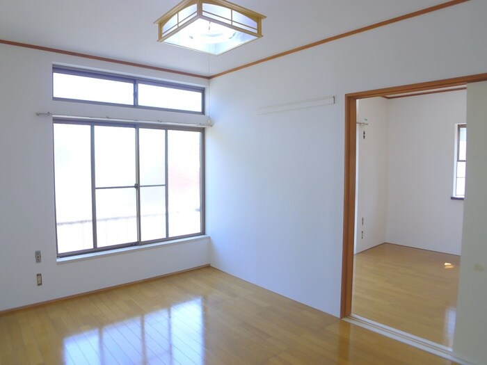 物件内観写真9　(室内からの展望)