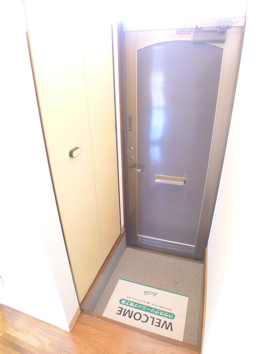 物件内観写真16　(玄関)