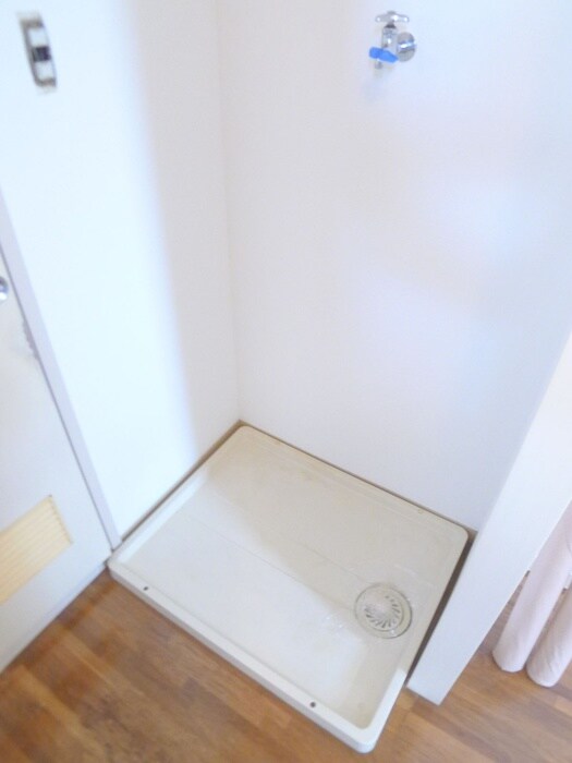 物件内観写真17　(洗濯機置場)