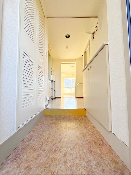 物件内観写真17　(玄関)