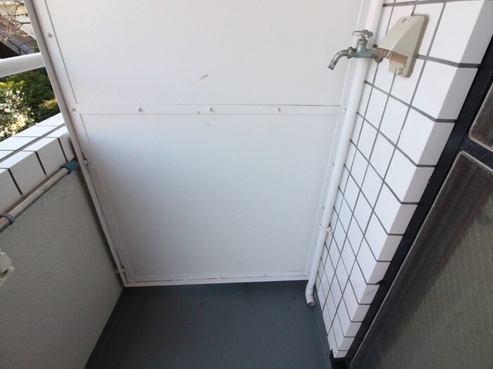 物件内観写真15　(洗濯機置場)