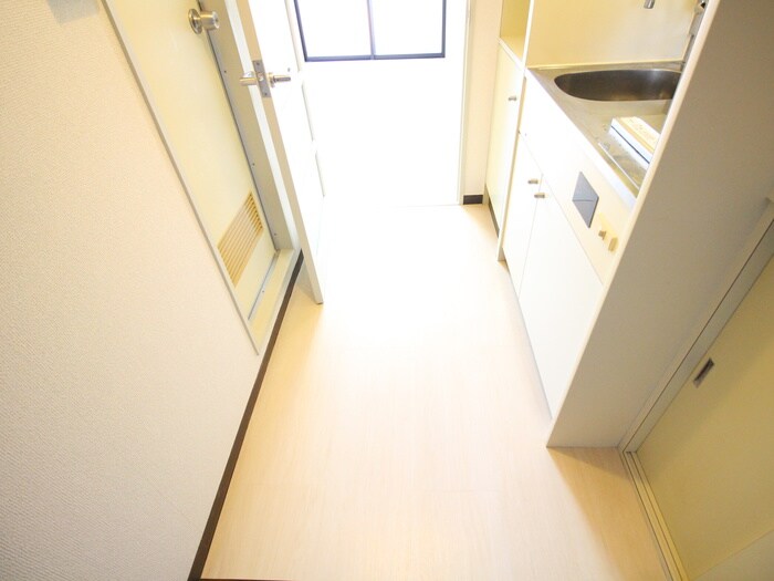 物件内観写真18　(廊下)