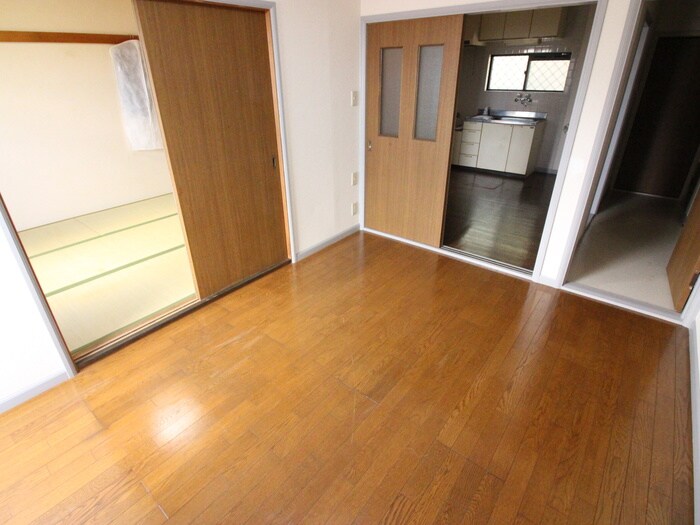 物件内観写真10　(居室)