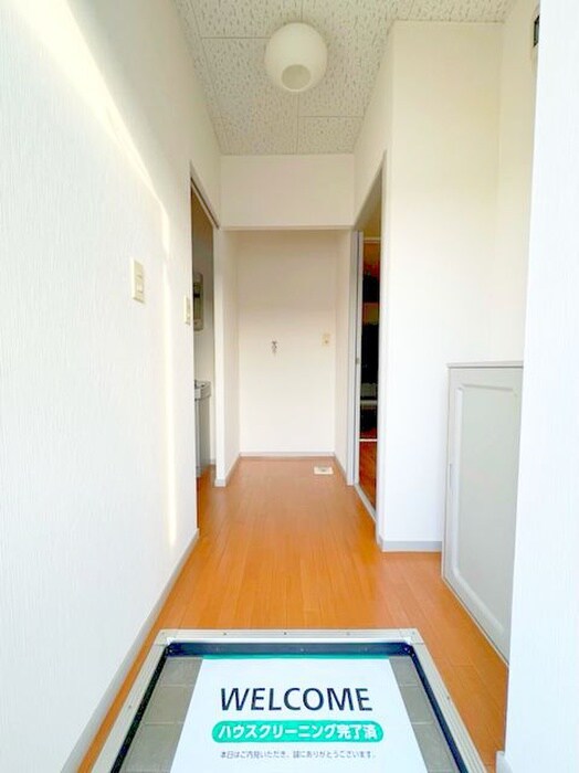 物件内観写真15　(玄関)