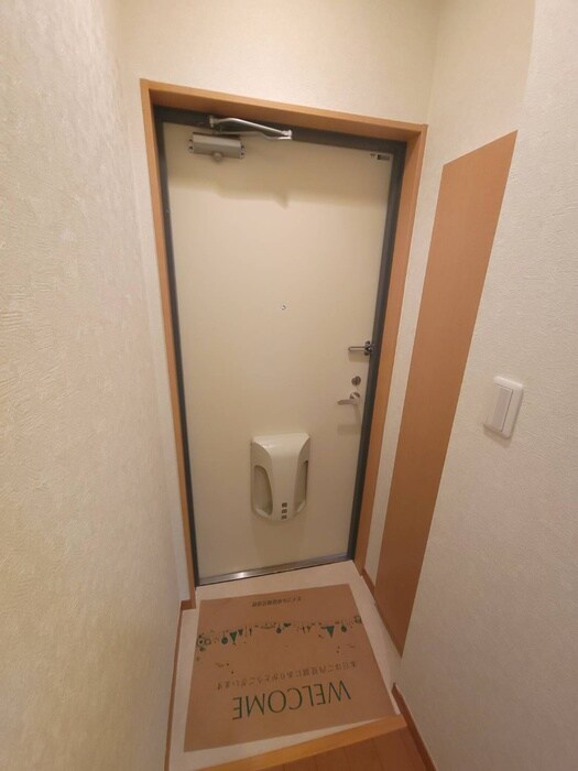 物件内観写真17　(玄関)