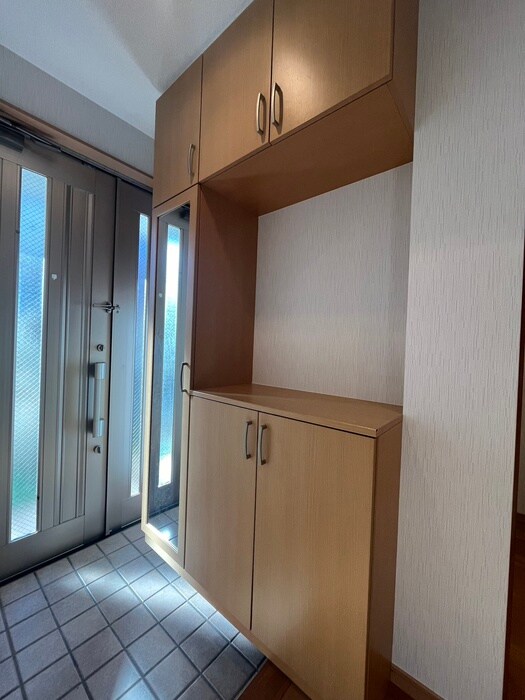 物件内観写真16　(玄関)