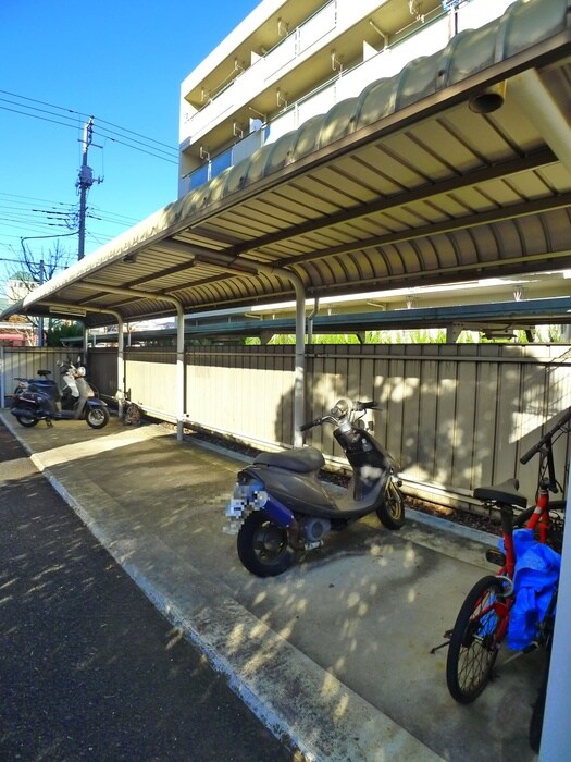 物件外観写真4　(駐輪場)