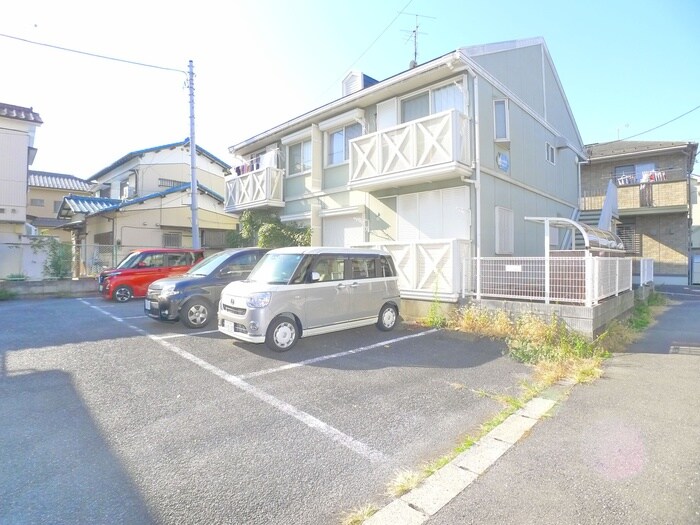 物件外観写真3　(駐車場)