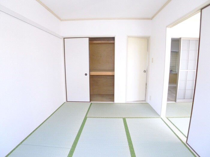 物件内観写真15　(収納)