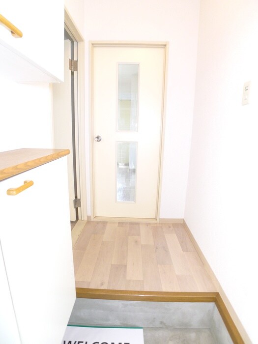 物件内観写真16　(玄関)