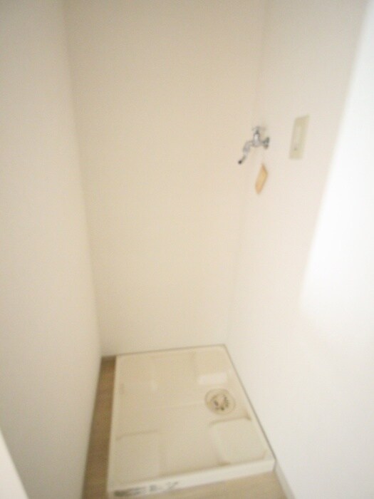 物件内観写真7　(洗濯機置場)