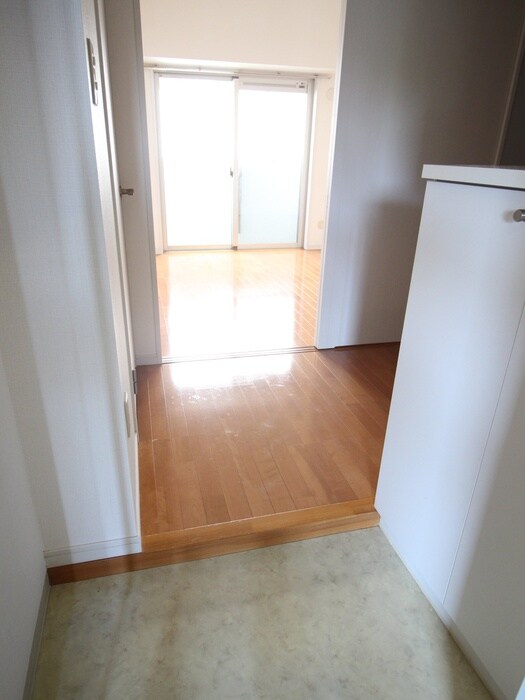 物件内観写真14　(玄関)
