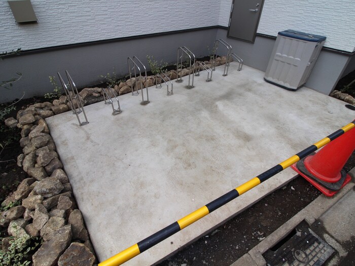 物件外観写真5　(駐輪場)