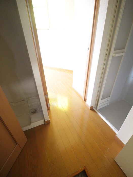 物件内観写真14　(玄関)