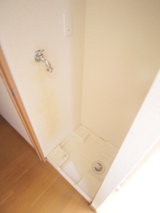 物件内観写真17　(洗濯機置場)