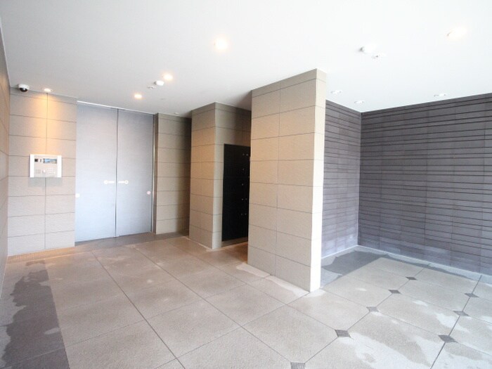 物件外観写真5　(エントランス部分)