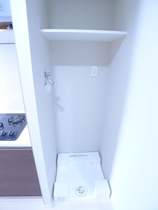 物件内観写真12　(洗濯機置場)