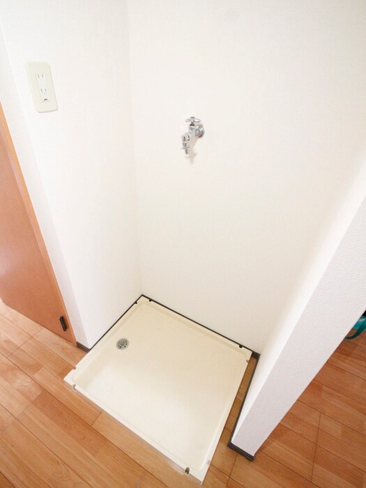 物件内観写真11　(洗濯機置場)