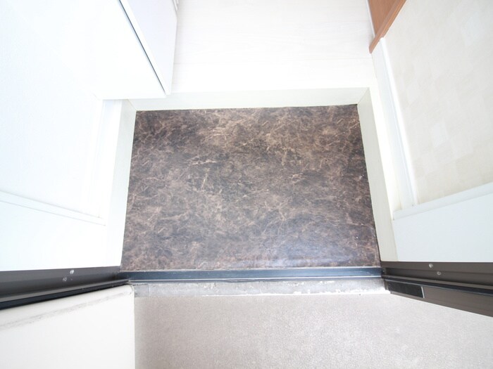 物件内観写真16　(玄関)