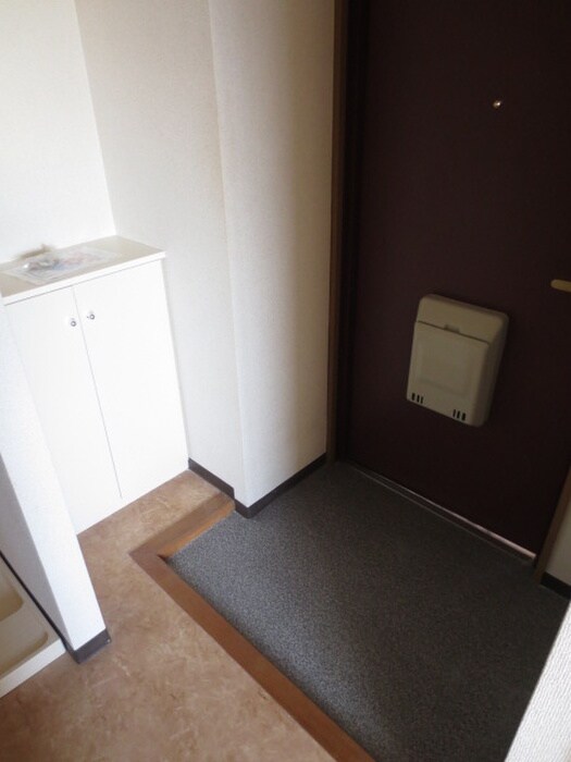 物件内観写真10　(玄関)