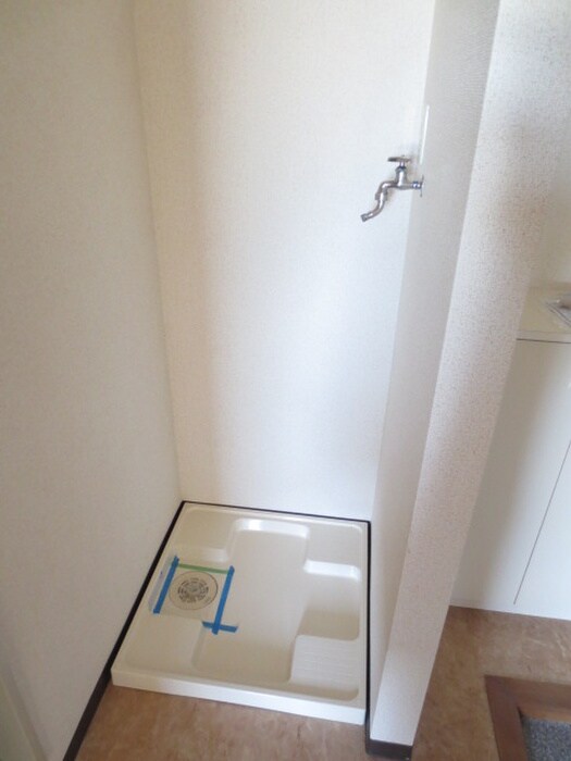 物件内観写真15　(洗濯機置場)