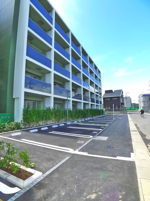 物件外観写真5　(駐車場)