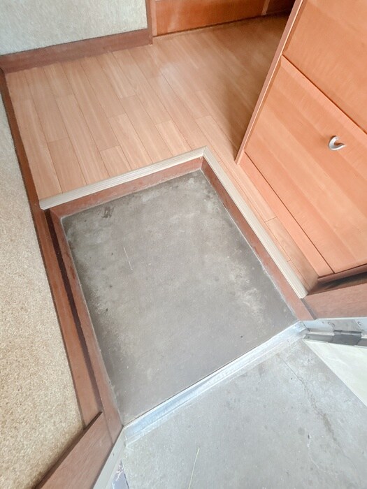 物件内観写真18　(玄関)