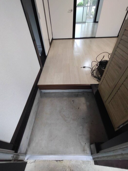 物件内観写真17　(玄関)