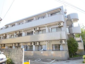 アベニュー駒留(304)外観写真