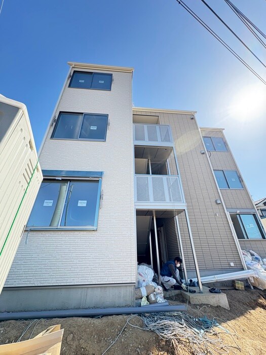 物件外観写真3　(エントランス部分)