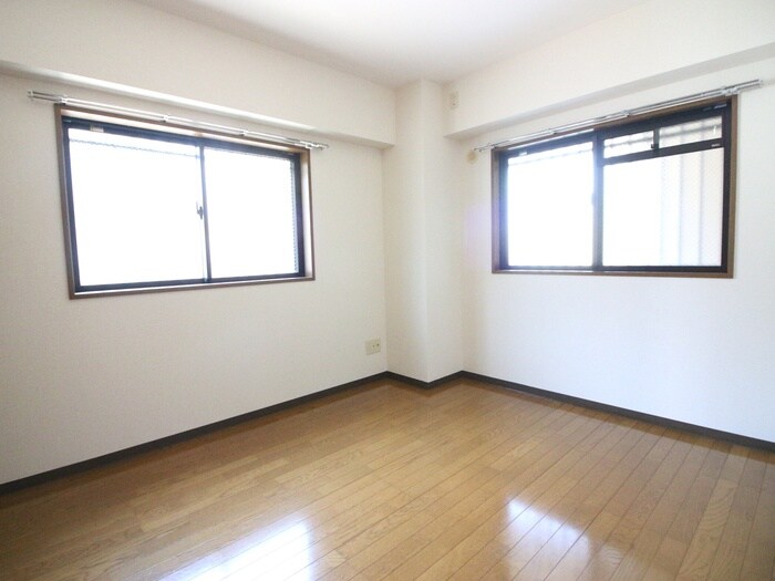 物件内観写真9　(居室)