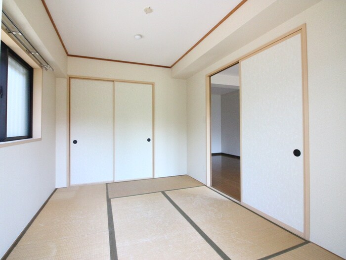 物件内観写真10　(居室)