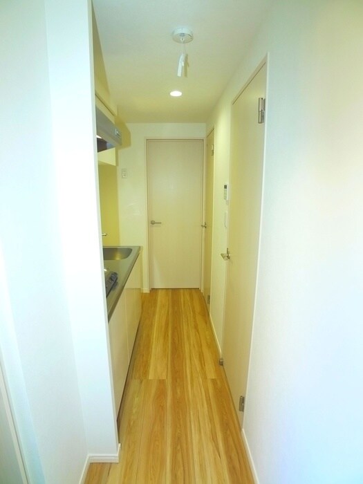 物件内観写真17　(廊下)