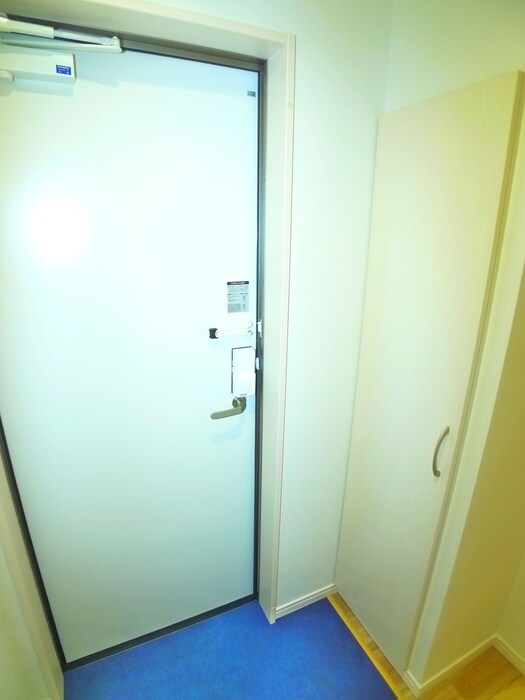 物件内観写真18　(玄関)