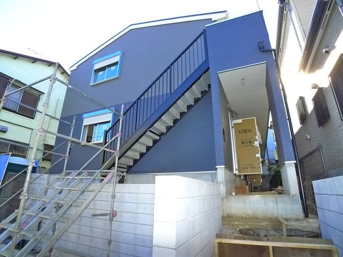 物件外観写真2　(エントランス部分)