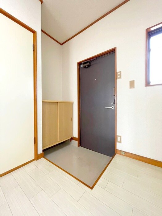 物件内観写真19　(玄関)