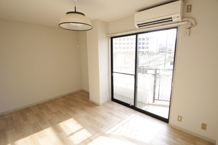 物件内観写真11　(居室)