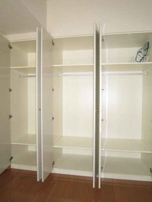 物件内観写真10　(収納)