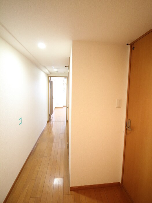 物件内観写真11　(廊下)