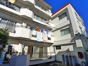 山産マンション外観写真