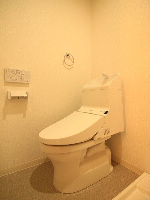 物件内観写真17　(トイレ)