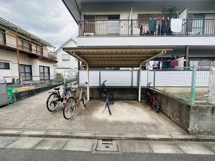 物件外観写真6　(駐輪場)