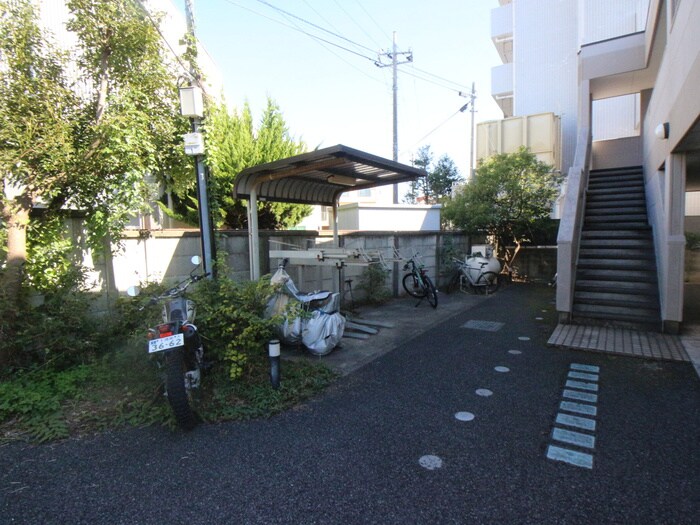 物件外観写真6　(駐輪場)