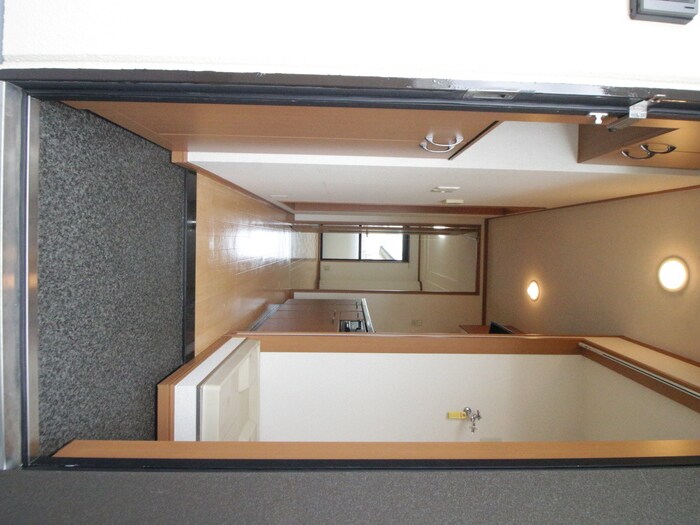 物件内観写真21　(玄関)